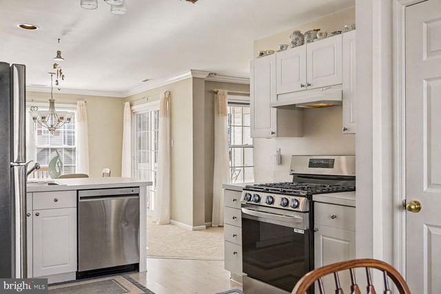 606 JULIAN DR W, Warwick, PA 18974