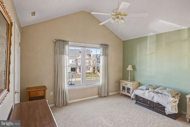 606 JULIAN DR W, Warwick, PA 18974