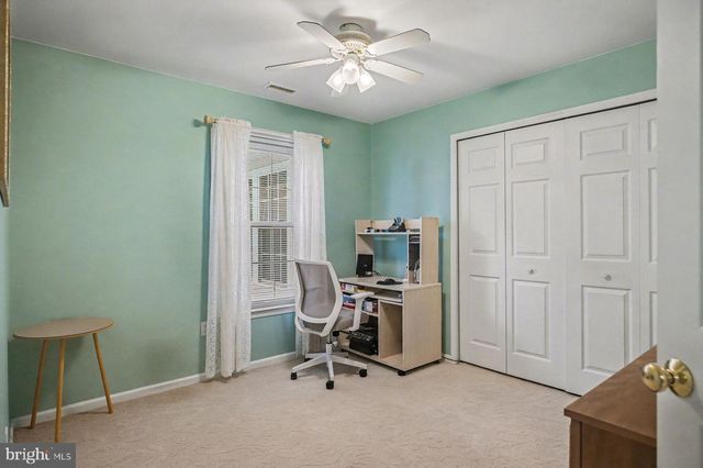 606 JULIAN DR W, Warwick, PA 18974