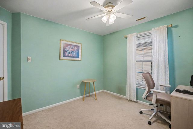 606 JULIAN DR W, Warwick, PA 18974