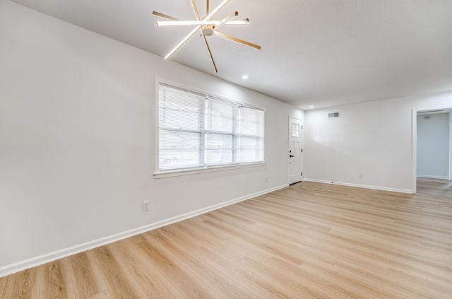 5156 WINDCREST DR, Memphis, TN 38116