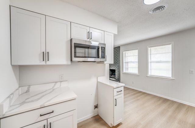 5156 WINDCREST DR, Memphis, TN 38116