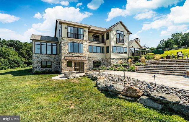 45 WYNDEMERE LAKE DR, Chester Springs, PA 19425