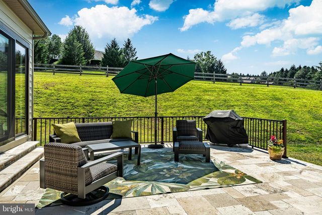 45 WYNDEMERE LAKE DR, Chester Springs, PA 19425