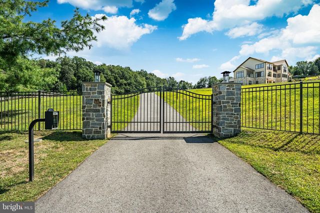 45 WYNDEMERE LAKE DR, Chester Springs, PA 19425