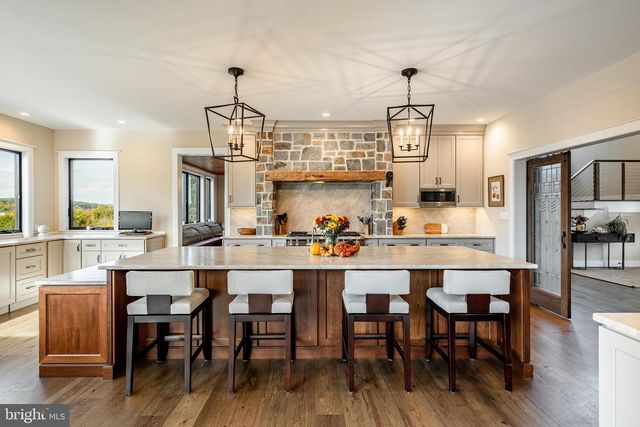 45 WYNDEMERE LAKE DR, Chester Springs, PA 19425