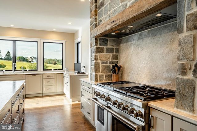 45 WYNDEMERE LAKE DR, Chester Springs, PA 19425