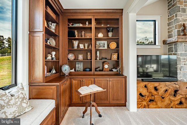 45 WYNDEMERE LAKE DR, Chester Springs, PA 19425