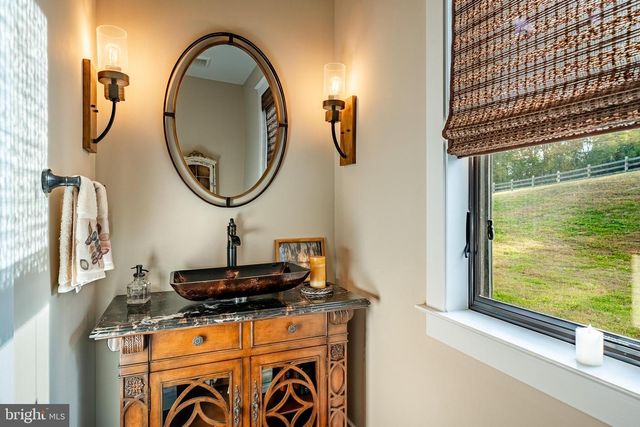 45 WYNDEMERE LAKE DR, Chester Springs, PA 19425