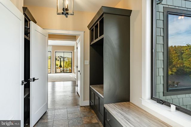 45 WYNDEMERE LAKE DR, Chester Springs, PA 19425