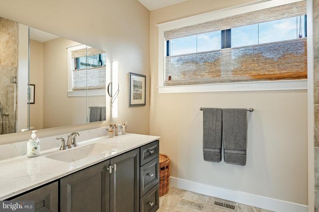 45 WYNDEMERE LAKE DR, Chester Springs, PA 19425