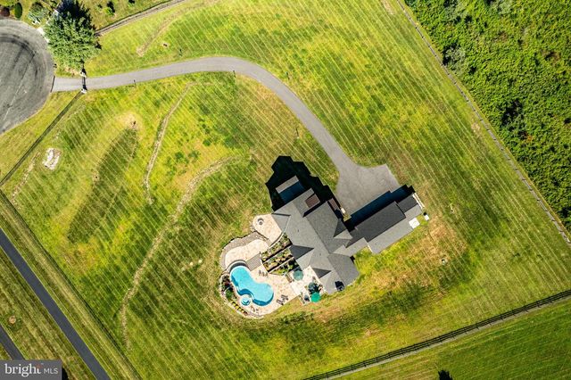 45 WYNDEMERE LAKE DR, Chester Springs, PA 19425