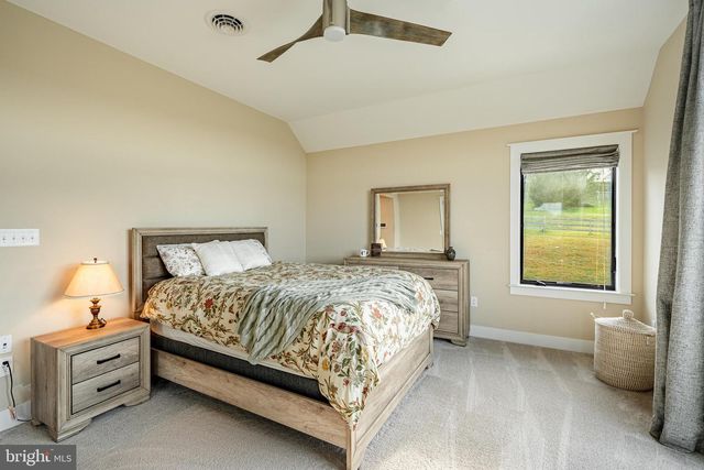 45 WYNDEMERE LAKE DR, Chester Springs, PA 19425