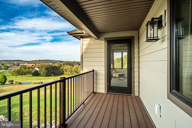 45 WYNDEMERE LAKE DR, Chester Springs, PA 19425