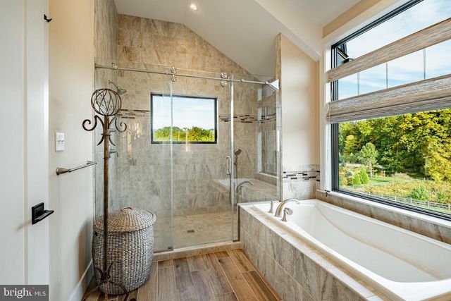 45 WYNDEMERE LAKE DR, Chester Springs, PA 19425