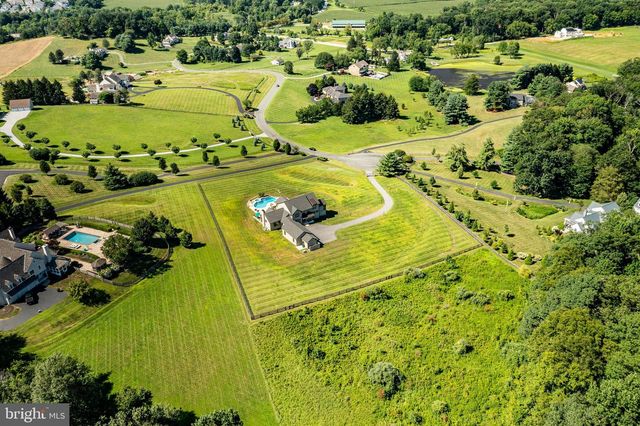 45 WYNDEMERE LAKE DR, Chester Springs, PA 19425