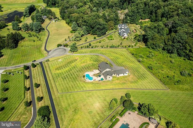 45 WYNDEMERE LAKE DR, Chester Springs, PA 19425