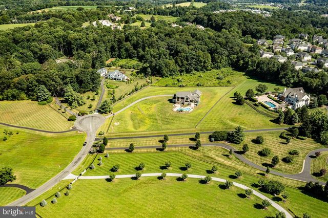 45 WYNDEMERE LAKE DR, Chester Springs, PA 19425