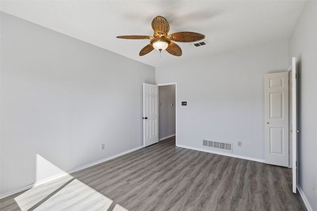428 Arbor Creek Drive, Euless, TX 76039