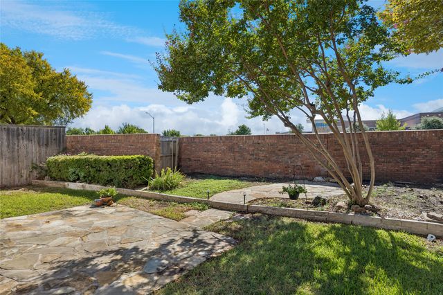 428 Arbor Creek Drive, Euless, TX 76039