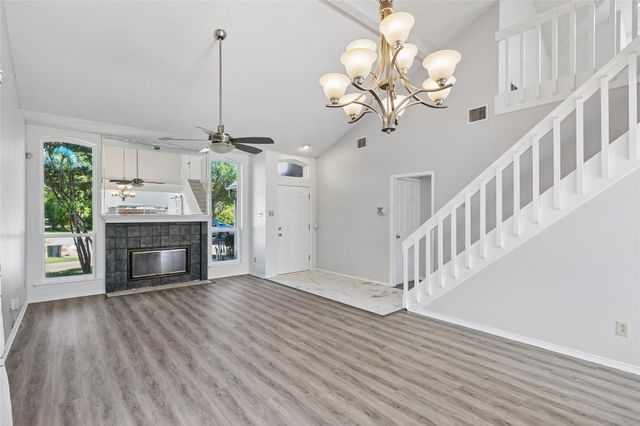 428 Arbor Creek Drive, Euless, TX 76039