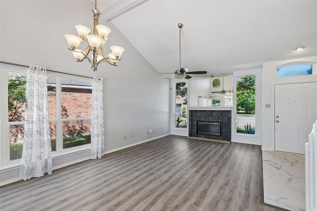 428 Arbor Creek Drive, Euless, TX 76039