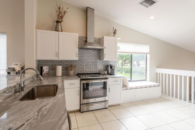 10624 Tropic Palm Avenue 202, Boynton Beach, FL 33437