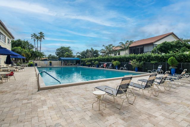10624 Tropic Palm Avenue 202, Boynton Beach, FL 33437