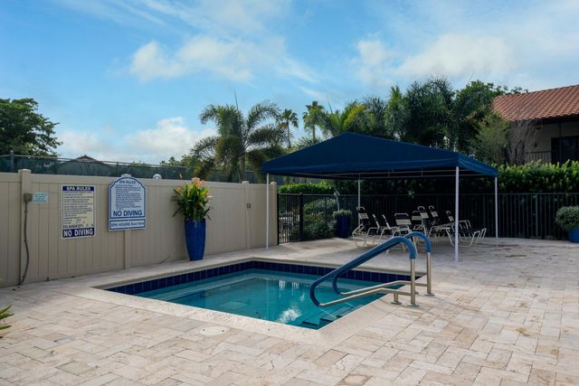 10624 Tropic Palm Avenue 202, Boynton Beach, FL 33437
