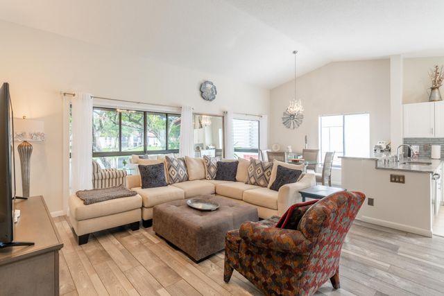 10624 Tropic Palm Avenue 202, Boynton Beach, FL 33437