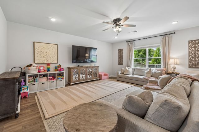 2124 Houston Bnd, E, Lebanon, TN 37087