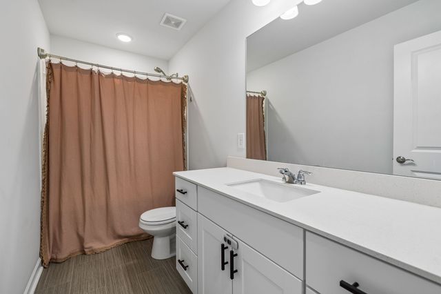 2124 Houston Bnd, E, Lebanon, TN 37087