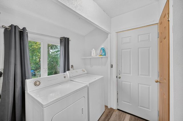 148 E Sheridan Avenue, Des Moines, IA 50313