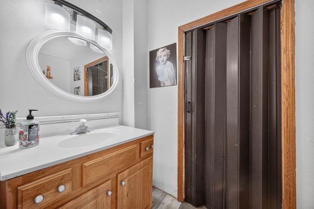 148 E Sheridan Avenue, Des Moines, IA 50313