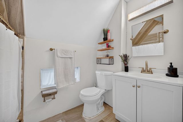 148 E Sheridan Avenue, Des Moines, IA 50313