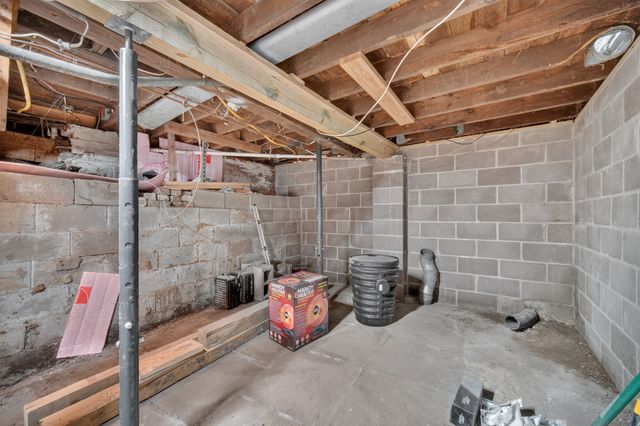 148 E Sheridan Avenue, Des Moines, IA 50313