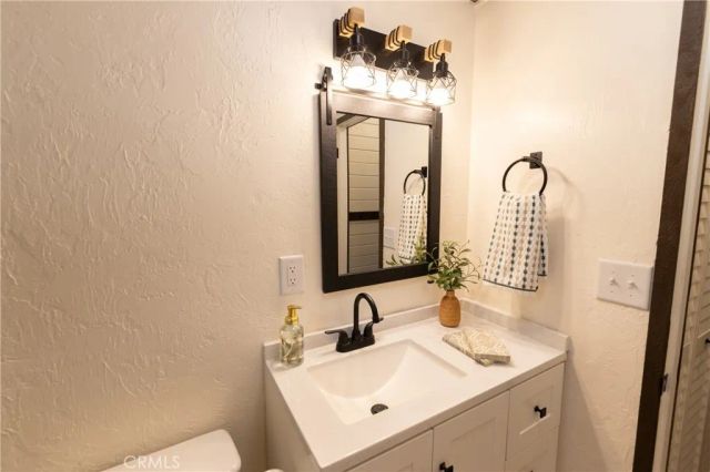 326 E Country Club, Big Bear City, CA 92314