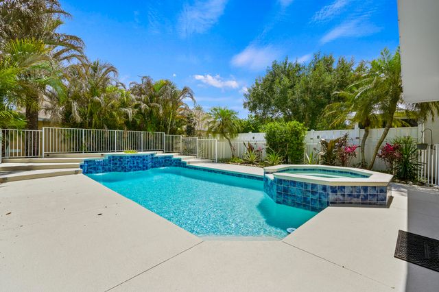 3189 SW Solitaire Palm Drive, Palm City, FL 34990