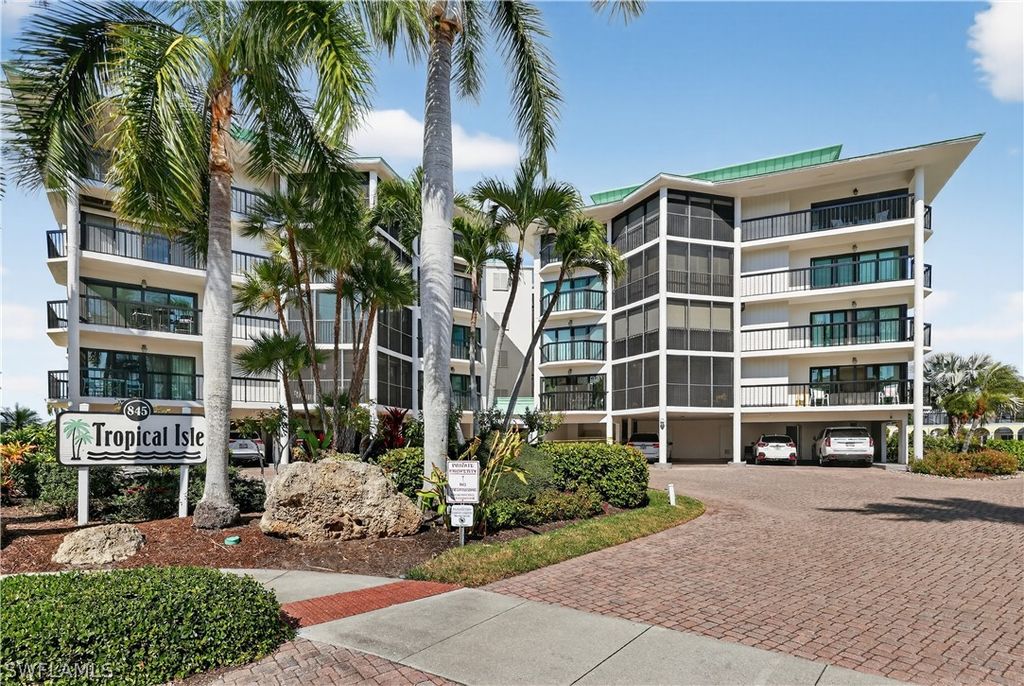 845 Collier CT 302, Marco Island, FL 34145