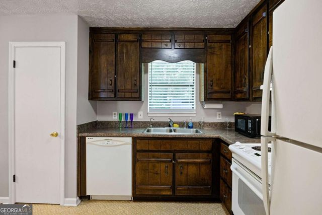 3370 Ridgecrest Drive, Powder Springs, GA 30127