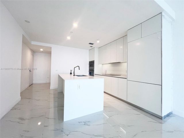 700 NE 24th St 1503, Miami, FL 33137