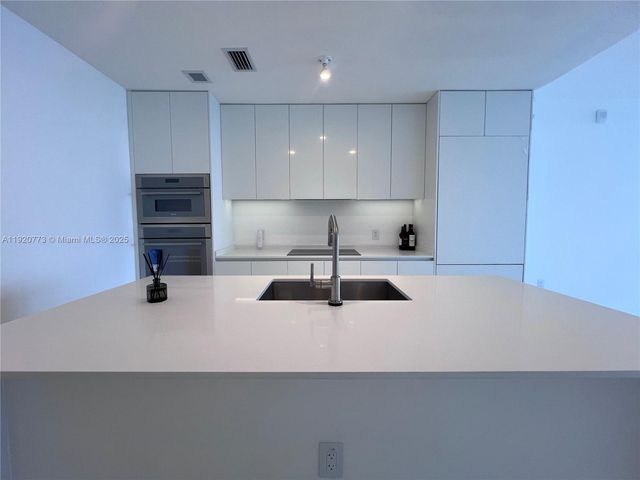 700 NE 24th St 1503, Miami, FL 33137