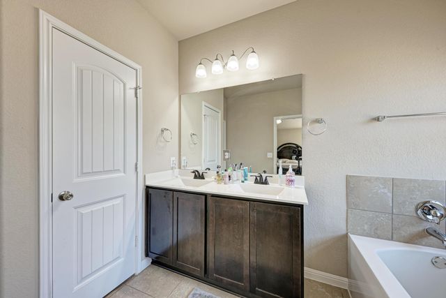 701 Schefer ST, Leander, TX 78641