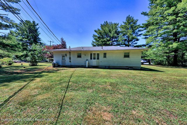 8 Autumn Lane, Freehold, NY 12431