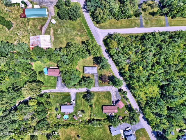 8 Autumn Lane, Freehold, NY 12431