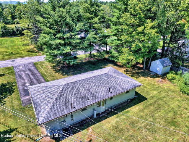 8 Autumn Lane, Freehold, NY 12431