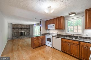9416 MIRROR POND DR, Fairfax, VA 22032