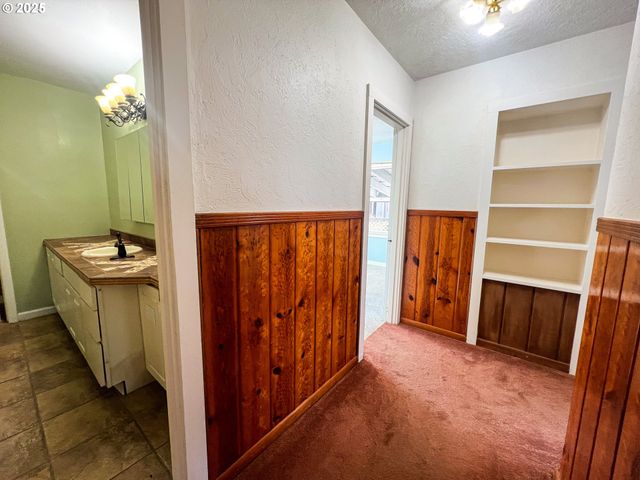 314 Nw 3RD Ave, John Day, OR 97845