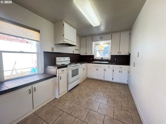 314 Nw 3RD Ave, John Day, OR 97845