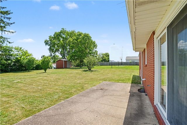 2107 Lynwood Dr, Hopewell Twp, PA 15001